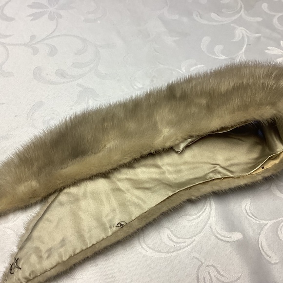 MINK FUR COLLAR. WRAP. - Picture 3 of 6